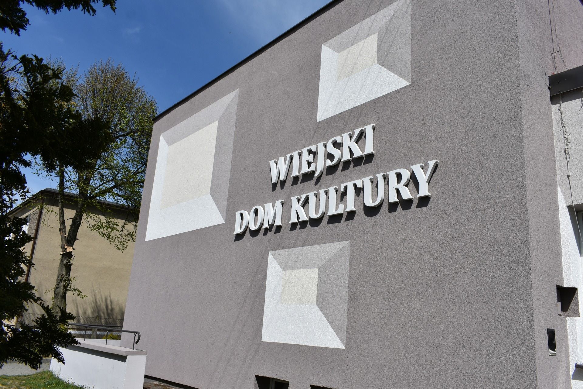 Wiejski Dom Kultury w Kęsowie <br> Gminna Biblioteka Publiczna w Kęsowie